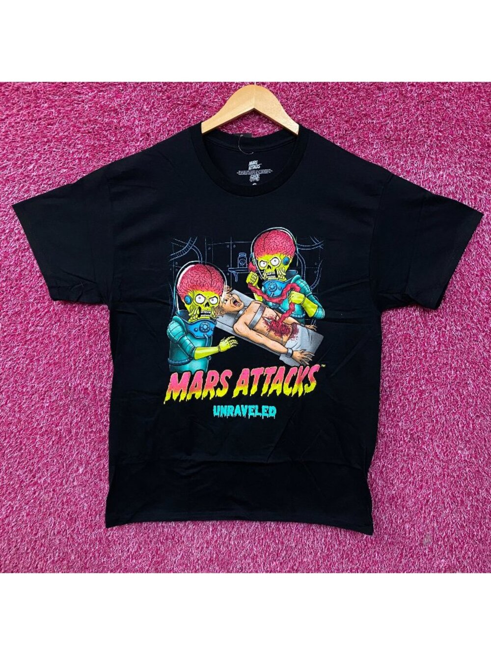 Mars Attacks "Unraveled" Graphic T-Shirt Large